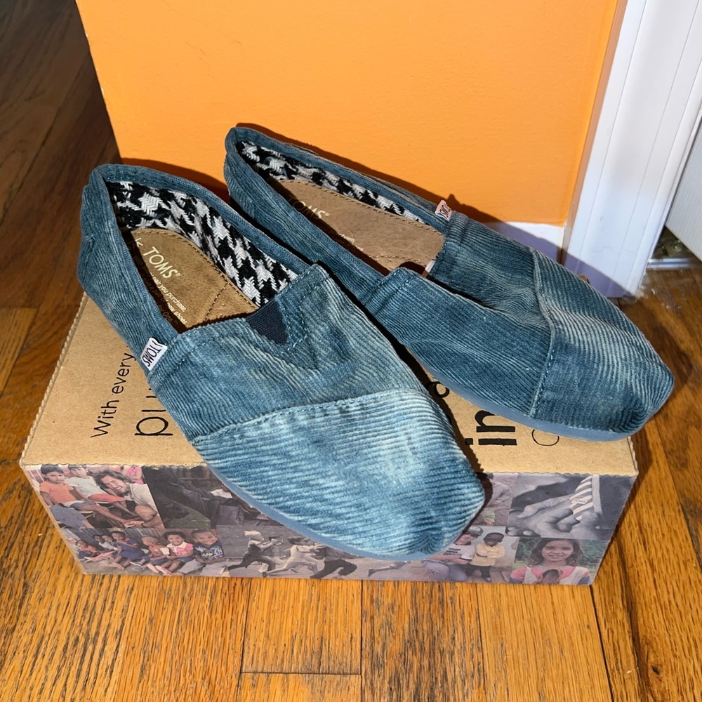 Tom’s Classic Shoes, Teal, Women’s 6.5